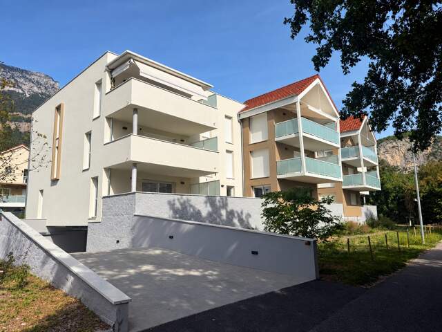 Appartement T4 de 84 m² en rez-de-terrasse — photo du bien