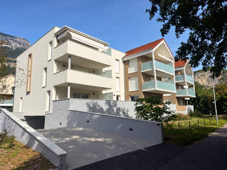 Appartement T4 de 84 m² en rez-de-terrasse — photo 1