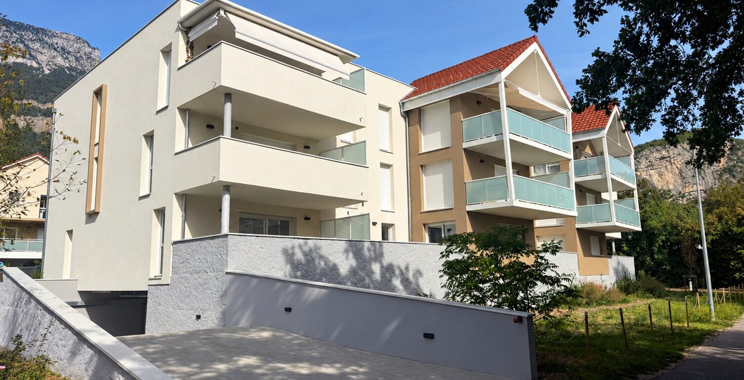 Appartement T4 de 84 m² en rez-de-terrasse — photo 1
