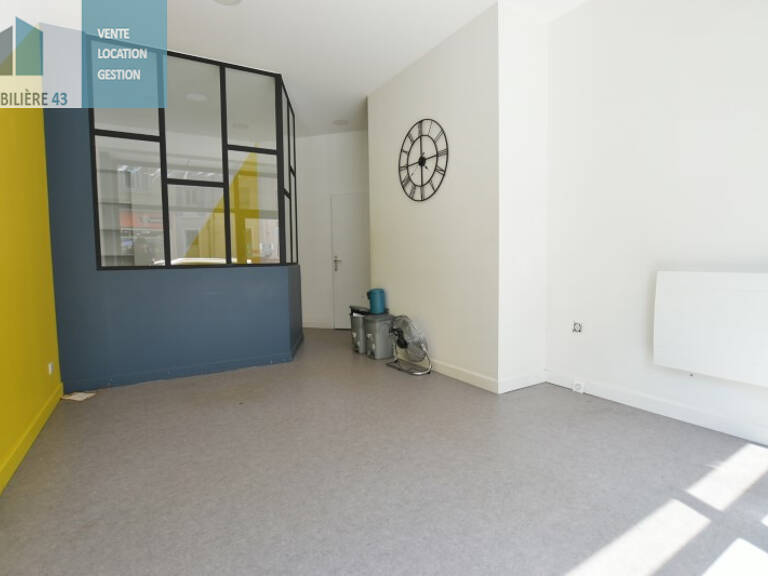 Local commercial — photo 1