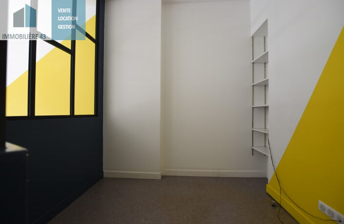 Local commercial — photo 4