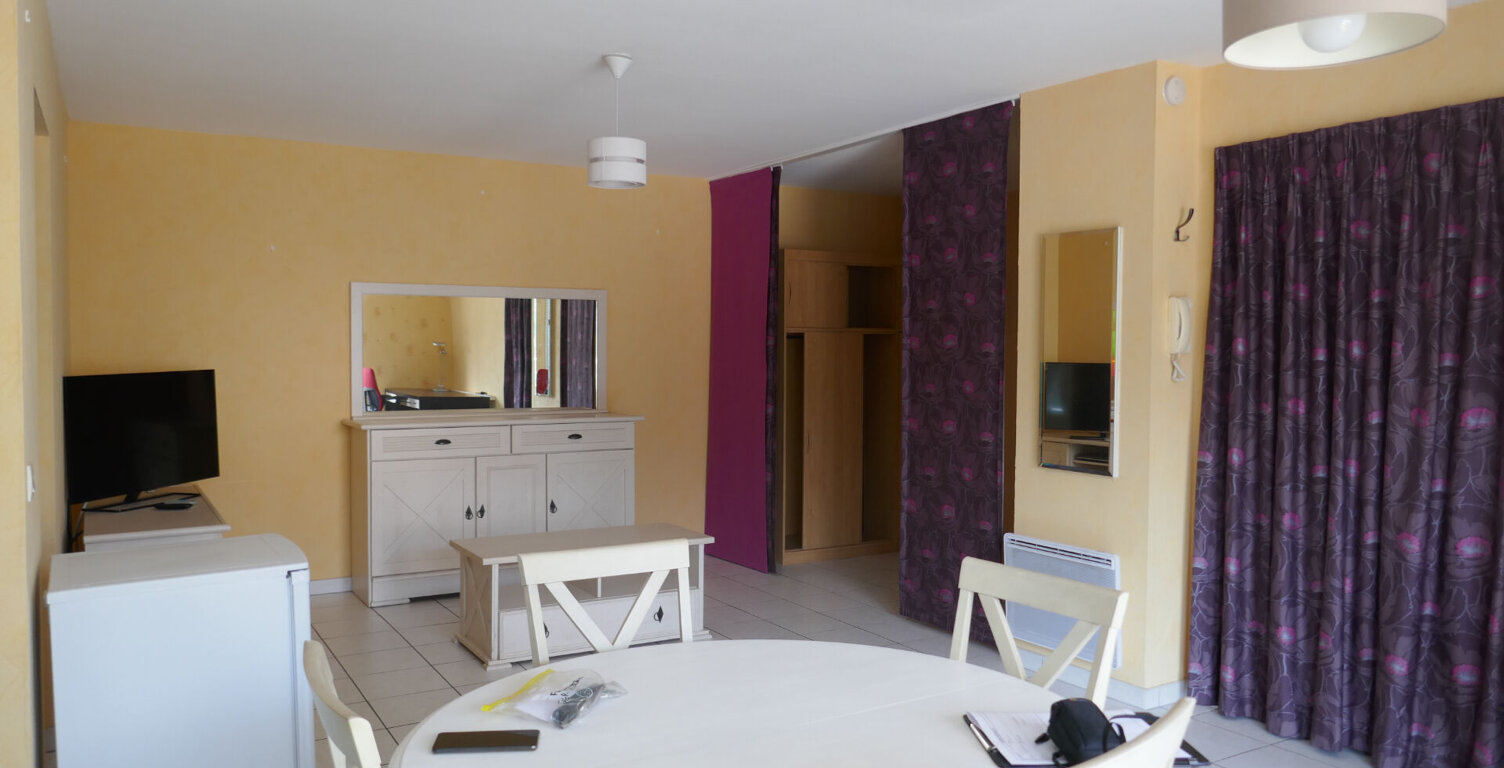 FAVERGES. APPARTEMENT T1BIS AVEC GARAGE ET PARKING PRIVATIF — photo 1