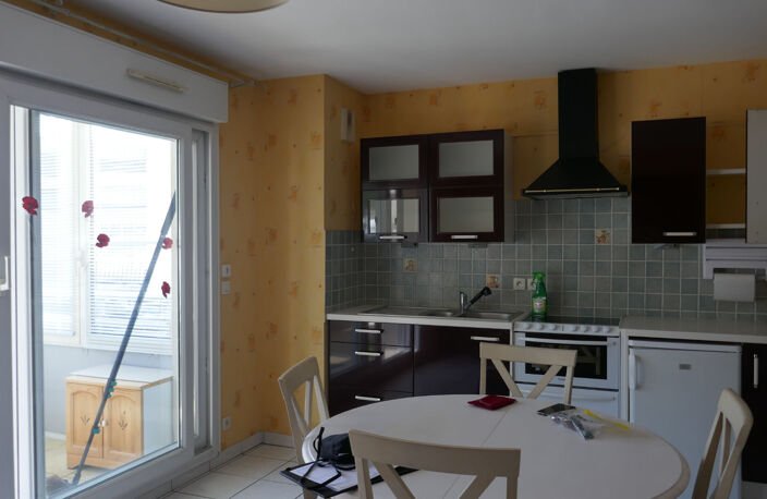 FAVERGES. APPARTEMENT T1BIS AVEC GARAGE ET PARKING PRIVATIF — photo 2