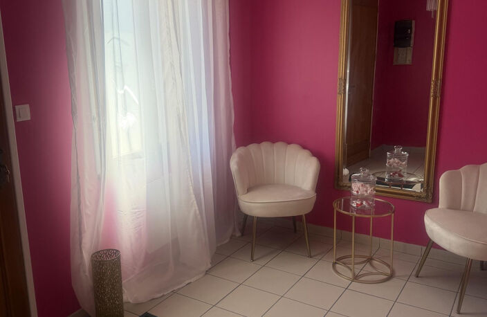 Local professionnel de 32 m² à louer 500 € mensuel — photo 2