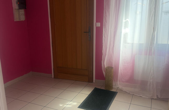 Local professionnel de 32 m² à louer 500 € mensuel — photo 3