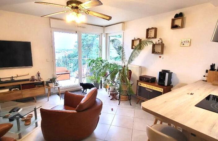 Appartement à vendre - Harfleur - 59 m² - 2 chambres - Terrasse exposée sud/ouest et 3 stationnements — photo 2