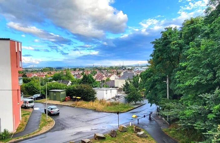 Appartement à vendre - Harfleur - 59 m² - 2 chambres - Terrasse exposée sud/ouest et 3 stationnements — photo 5