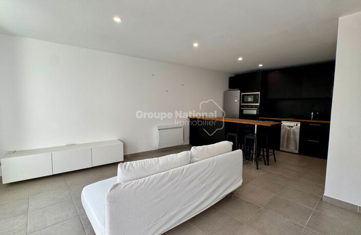 À deux pas des Jardins de la Fontaine - P2 en dernier étage avec garage — photo 2