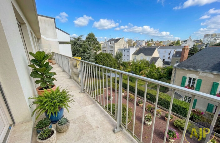 NANTES PROCÉ-GRILLAUD : LE CALME ABSOLU EN DERNIER ÉTAGE — photo 2