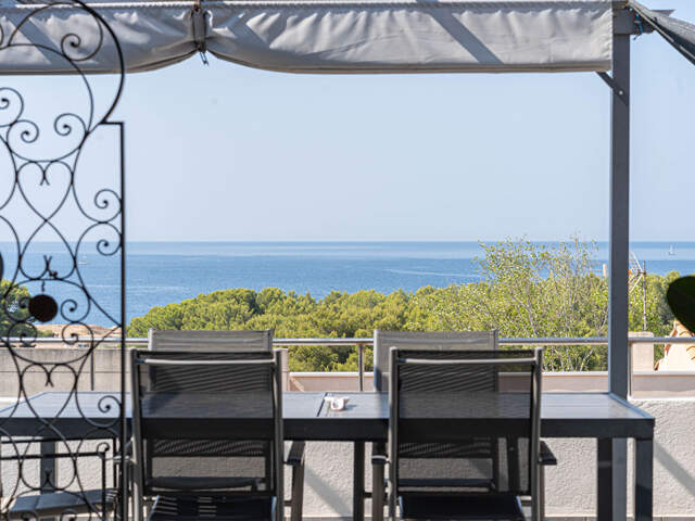 A VENDRE - MAISON FAMILIALE  VUE MER SAUSSET LES PINS — photo du bien