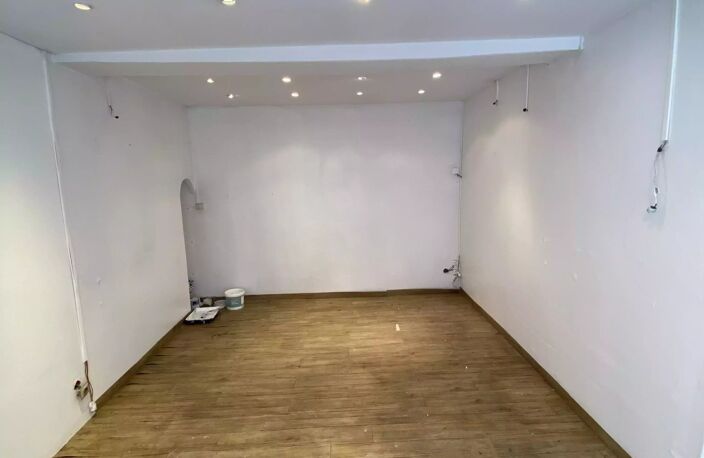 Local commercial — photo 2