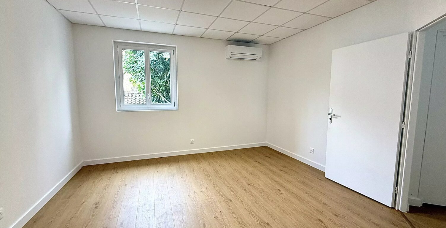 Local commercial — photo 1