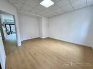Local commercial — photo 2