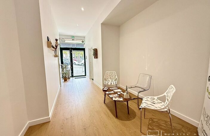 Local commercial — photo 3