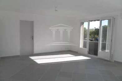 Appartement 4 pièces 744 €