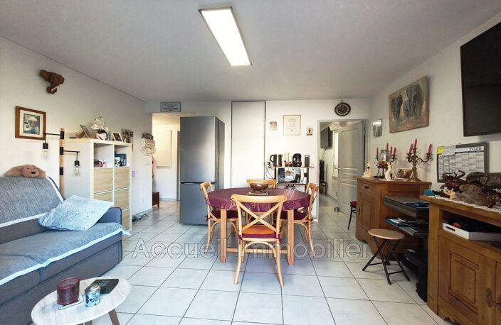 P2 en angle rez-de-jardin avec parking privé de 37 m² + 37 m² — photo 2
