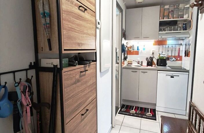 P2 en angle rez-de-jardin avec parking privé de 37 m² + 37 m² — photo 3