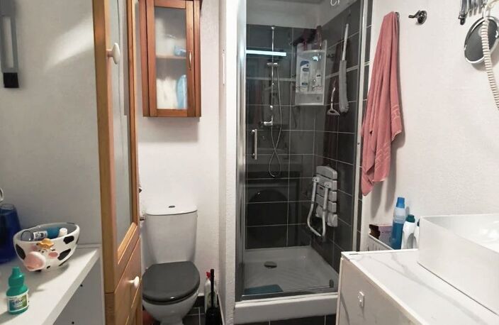 P2 en angle rez-de-jardin avec parking privé de 37 m² + 37 m² — photo 5
