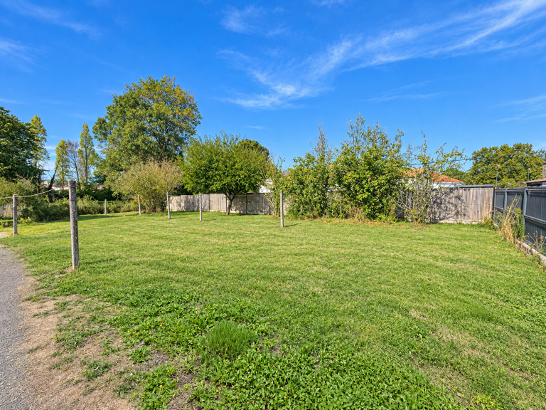 TERRAIN A BATIR 417m2 SECOND RIDEAU BIGNON BOURG — photo 1