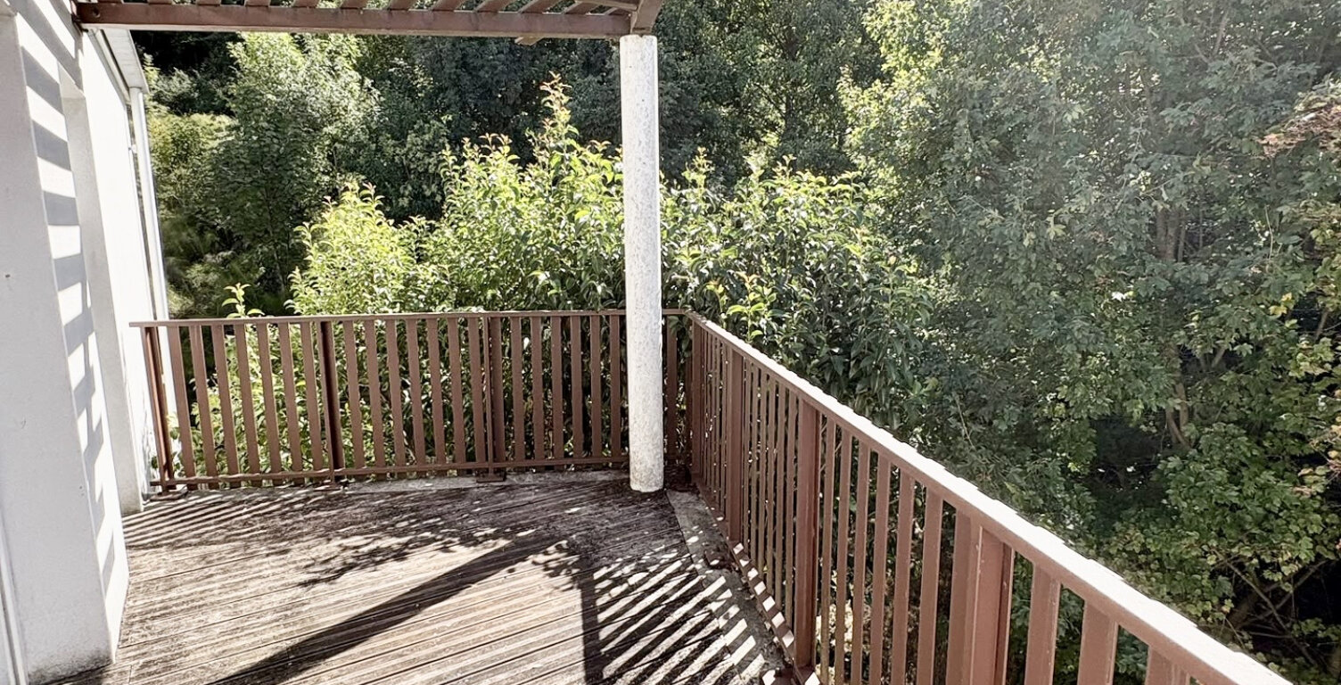 Appartement 3 pièces avec vue sur la forêt à Cenon — photo 1