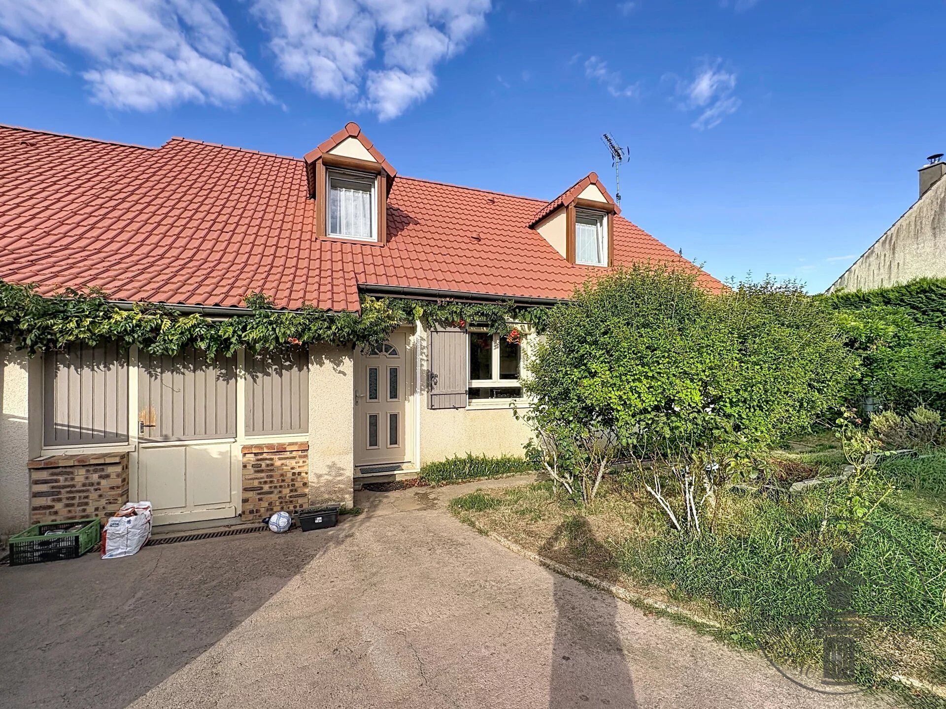 Maison 5 pièces 109 m² · à Auneau-Bleury-Saint-Symphorien · 109 m² · 219 000 €