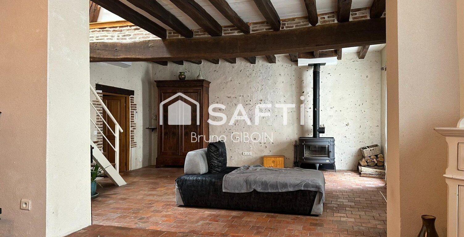 Maison de ville vendue louée, 143 m², 5 pièces, 3 chambres, terrasse et cave — photo 1