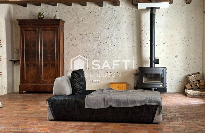 Maison de ville vendue louée, 143 m², 5 pièces, 3 chambres, terrasse et cave — photo 2