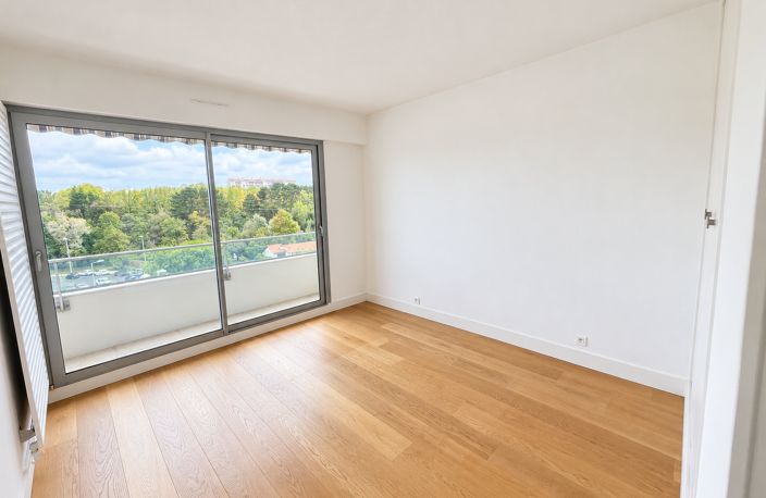 Rare 4ème étage -- Grand T3 traversant, vue parc, terrasse & — photo 3