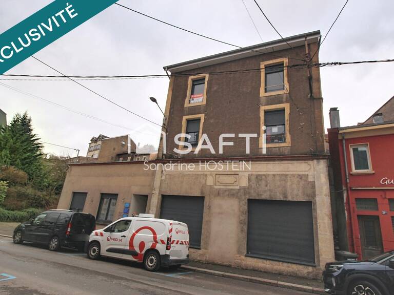 Immeuble composé de 5 bureaux et de 3 appartements — photo 1