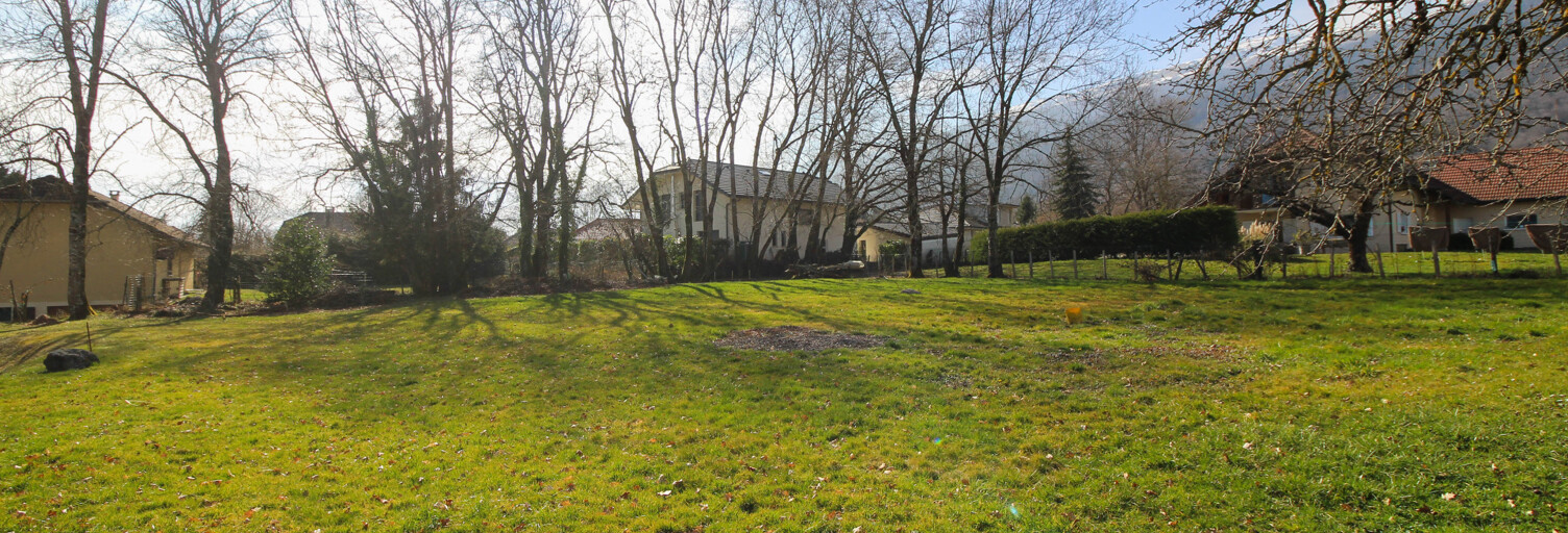 Terrain  1047 m² à vendre à Échenevex (01170)
