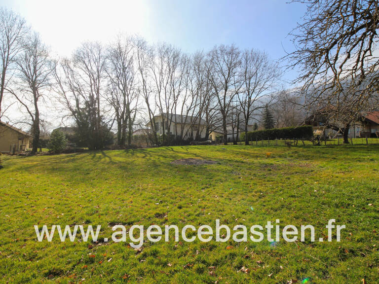 Exclusivité - Terrain constructible à Échenevex - viabilisé — photo 1