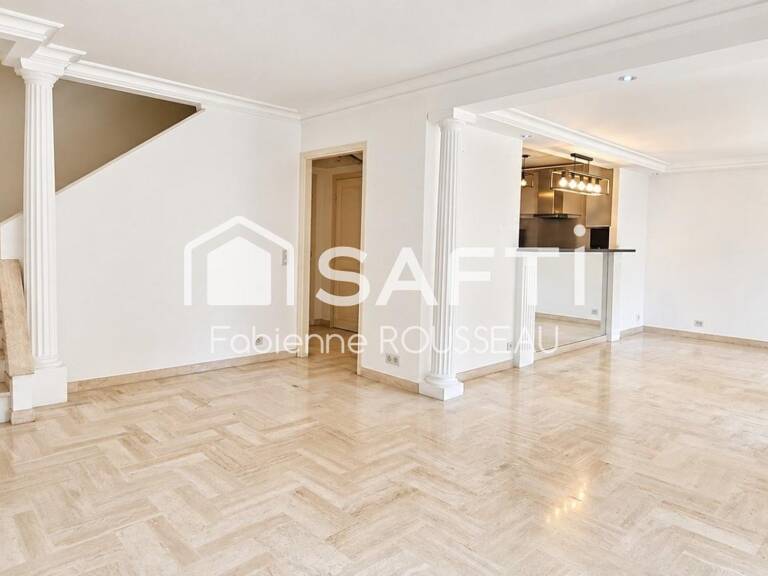 Retour à la vente  Duplex, jardin & piscine — photo 1