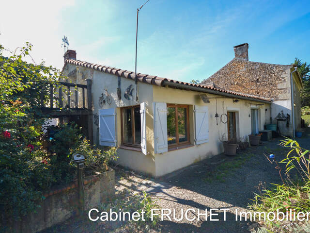 10 km de CHANTONNAY - Grande maison 4 chambres (ou 2 logemen — photo du bien