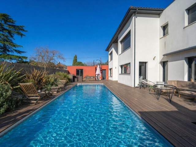Magnifique Contemporaine  avec 4 suites  garage et jardin — photo du bien