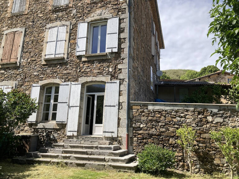 APPARTEMENT 3 PIECES AVEC JARDIN PRIVATIF DE 400M2 - ENTRAGE — photo 1