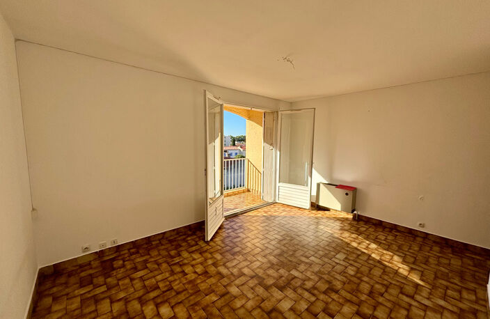 APPARTEMENT A NIMES — photo 2