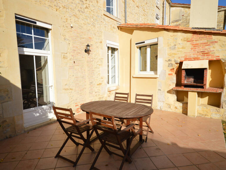 En centre ville de CHANTONNAY - Maison de caractère avec 5 c — photo 1