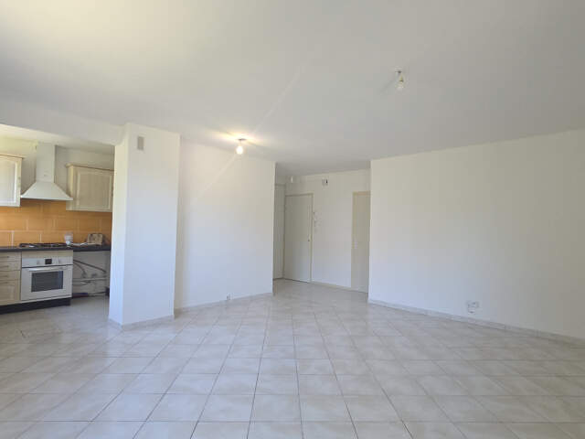 A VENDRE - BEZIERS - QUARTIER INJALBERT - APPARTEMENT RDC T4 — photo du bien