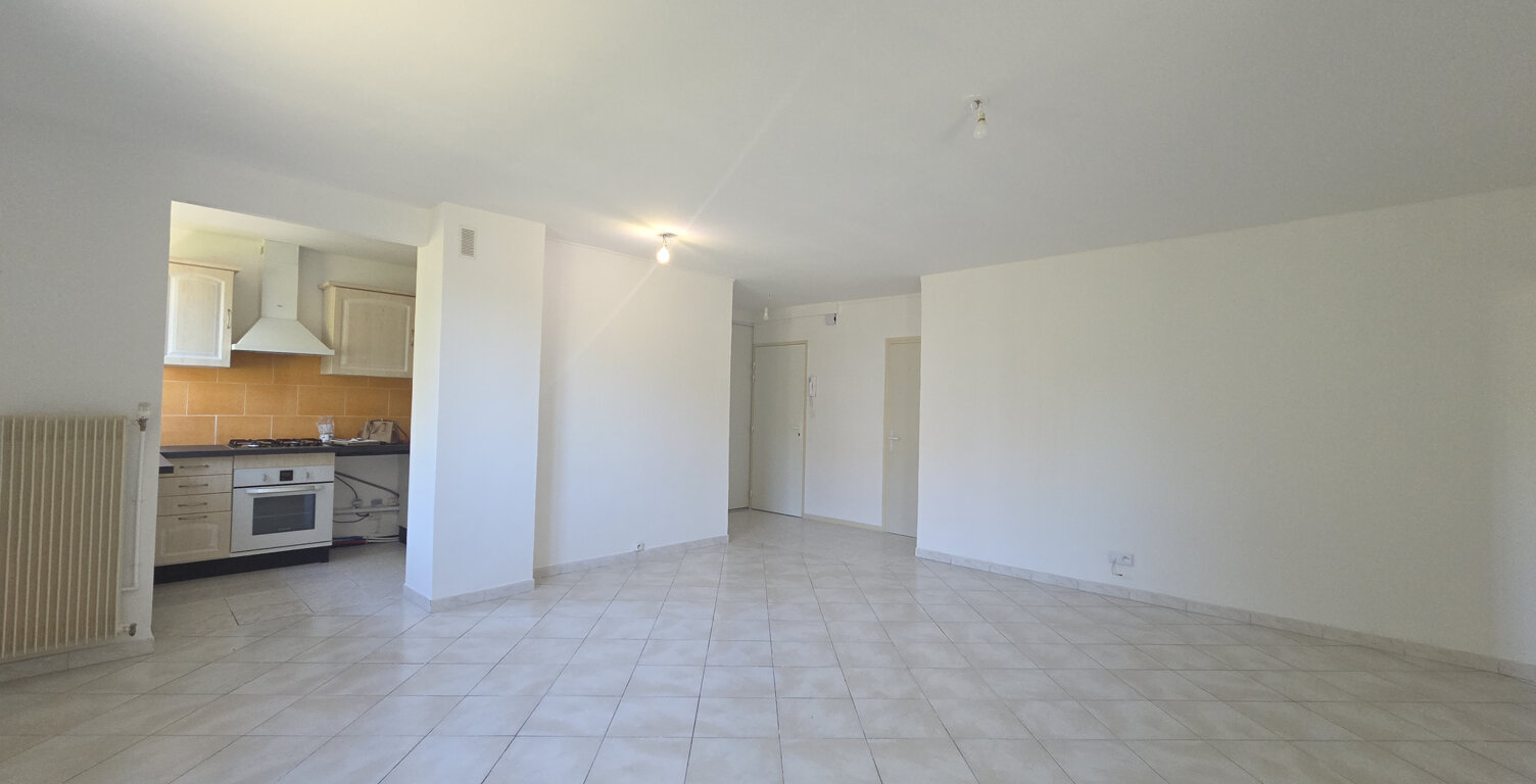 A VENDRE - BEZIERS - QUARTIER INJALBERT - APPARTEMENT RDC T4 — photo 1
