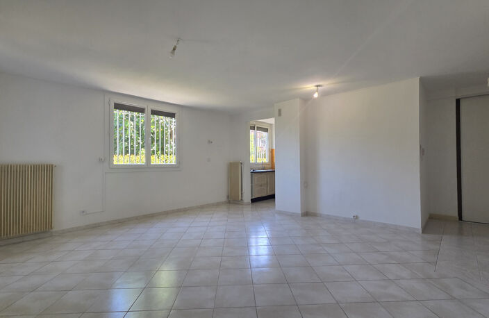 A VENDRE - BEZIERS - QUARTIER INJALBERT - APPARTEMENT RDC T4 — photo 3