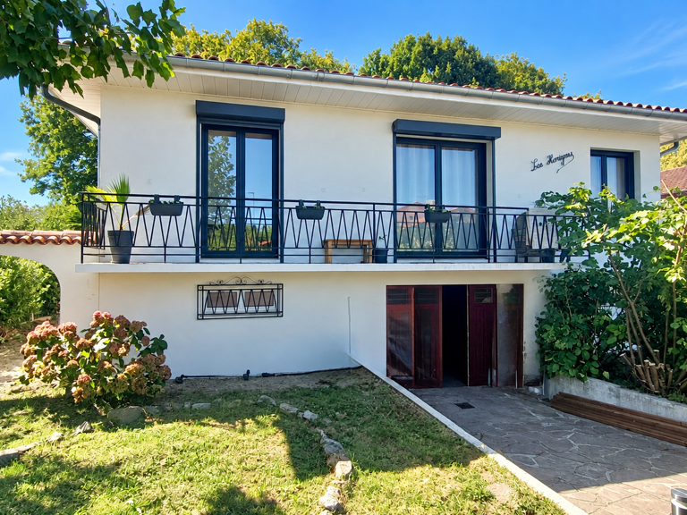 Maison Hauteur Plage avec studio et T2 indépendant — photo 1