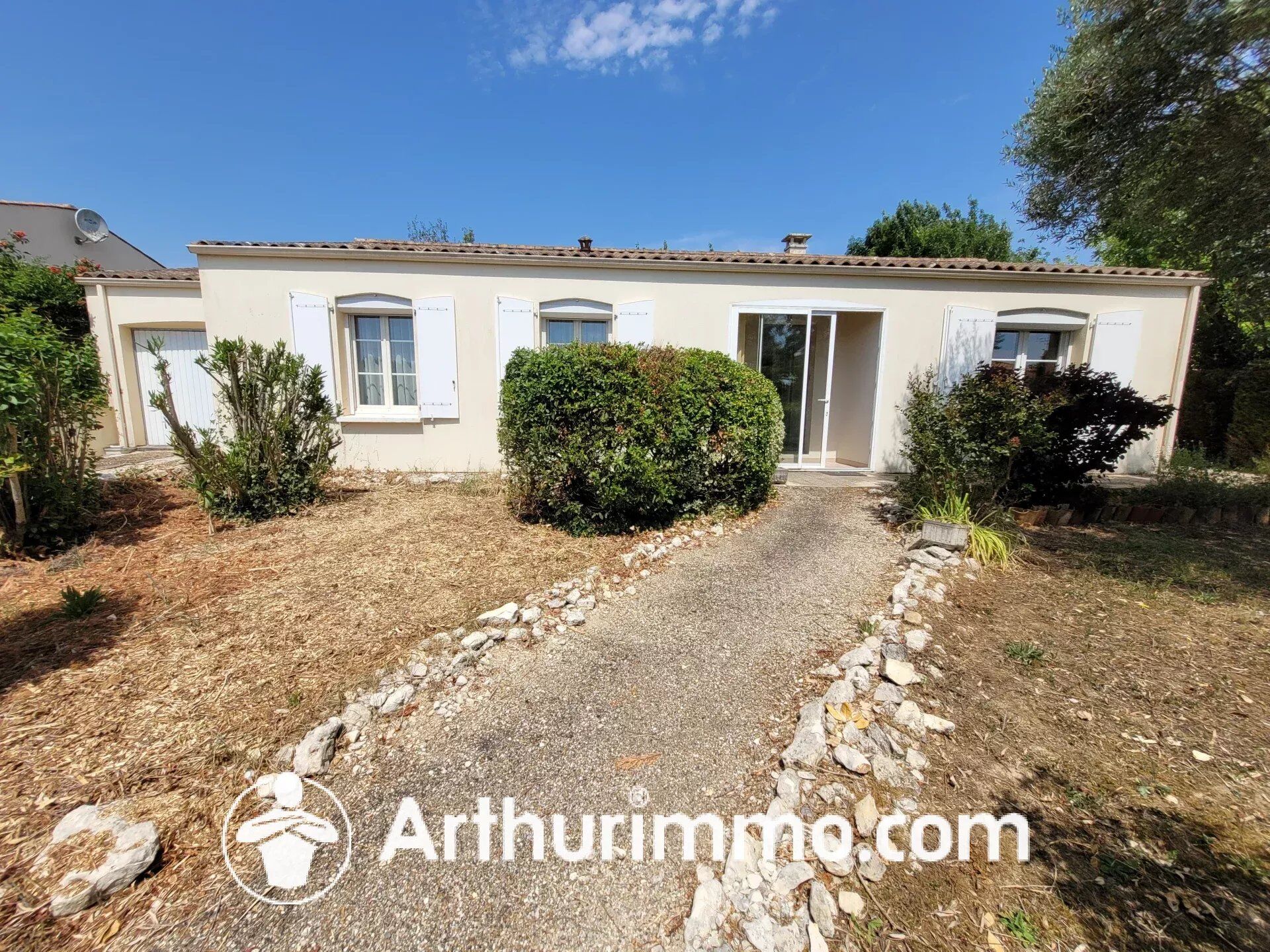 Maison 5 pièces 104 m² · à Saint-Jean-d'Angély · 104 m² · 200 400 €