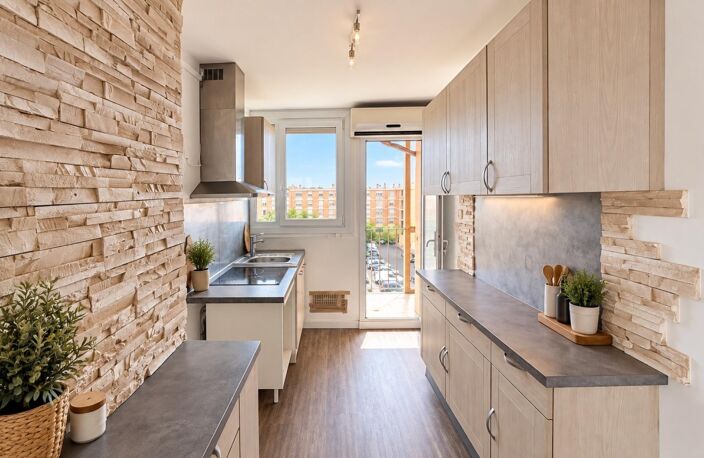 FREJUS  Appartement T3 de 55m2 avec loggia — photo 2