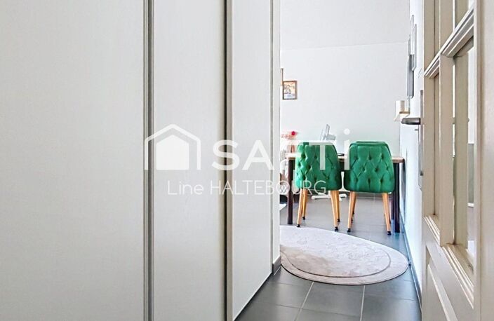 Grand F2 de 56 m² en dernier étage avec terrasse , garage et parking — photo 2