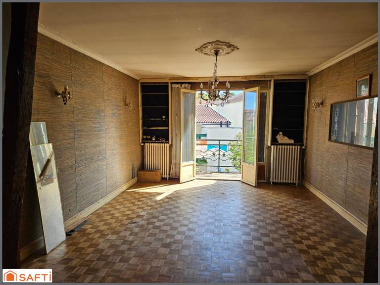 pavillon 2 chambres sur sous-sol avec cour et dépendances — photo 1