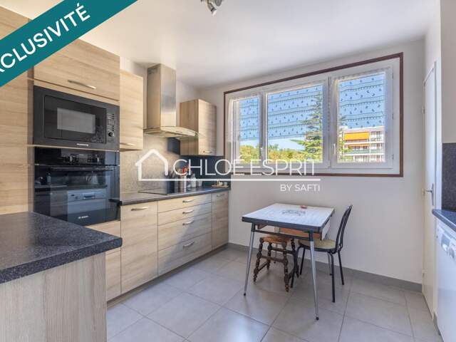 Appartement F3 avec balcon + 2 parkings — photo du bien