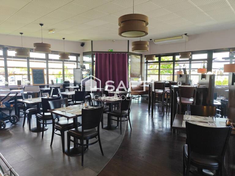 LOCAL COMMERCIAL RESTAURATION — photo 1