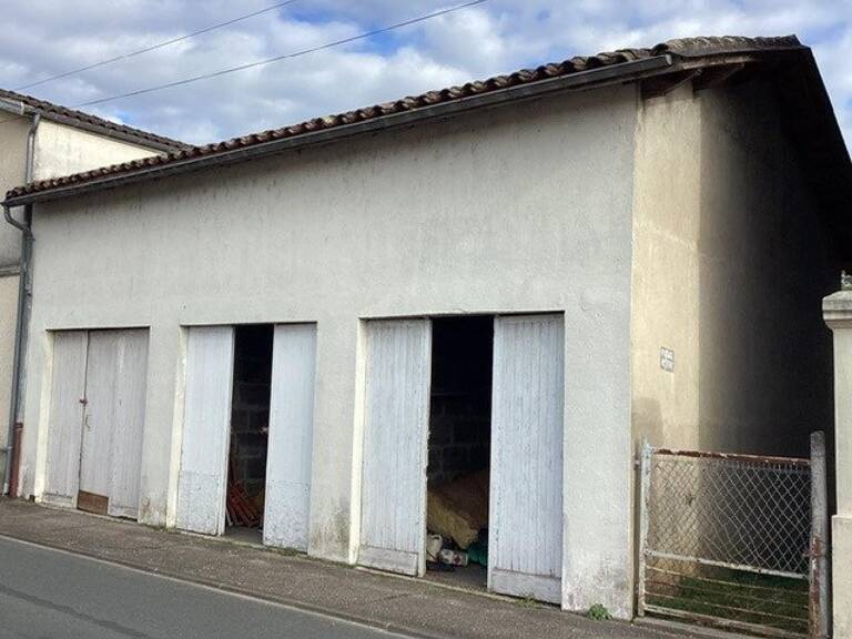 deux garage sur la commune de Coutras qui peuvent réhabilité en habitation — photo 1