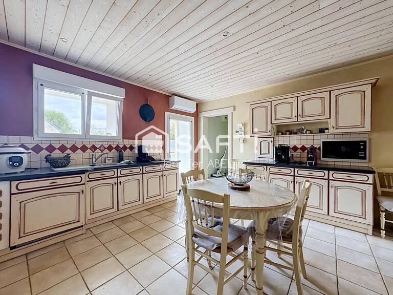 Maison avec nombreuses dépendances et fort potentiel — photo 1