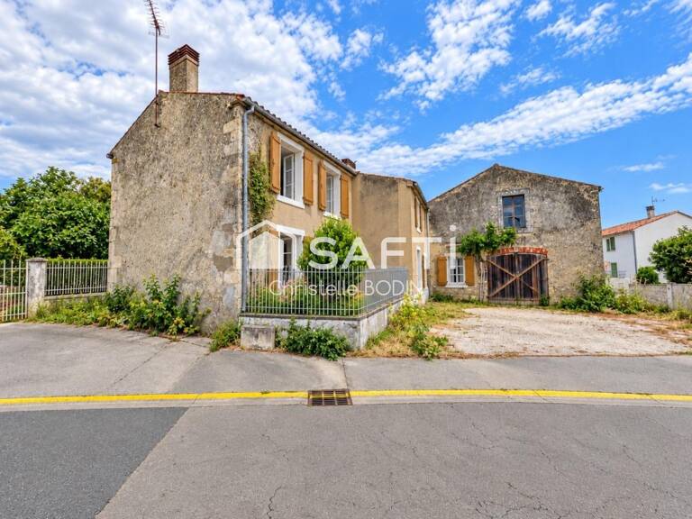 Maison ancienne avec beau potentiel, avec garage et extérieur  Sainte-Soulle centre — photo 1